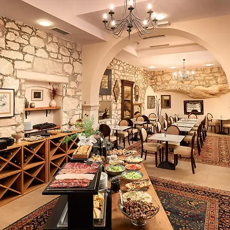 Heritage Hotel Angelo d'Oro-3